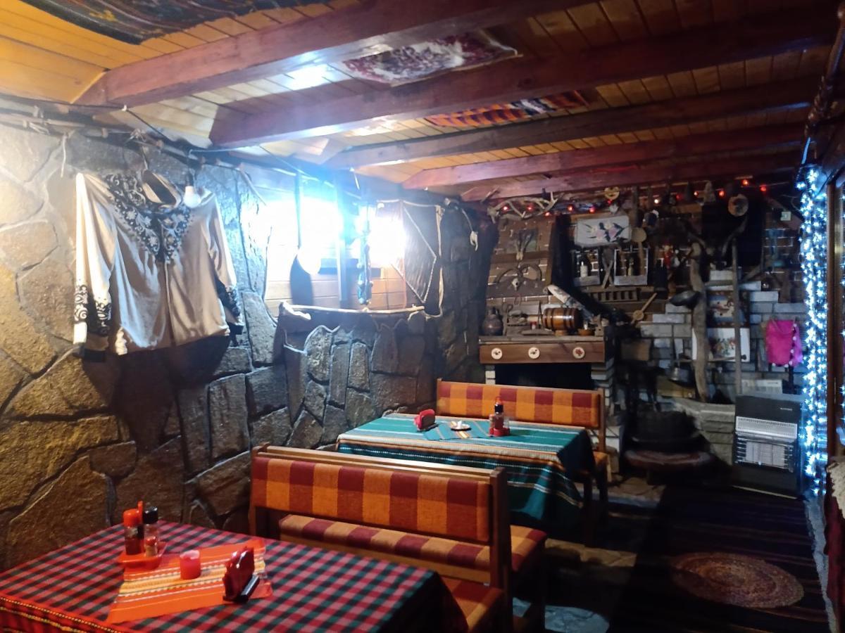 Кръчмъ При Байката Hotel Ribarița Exterior foto