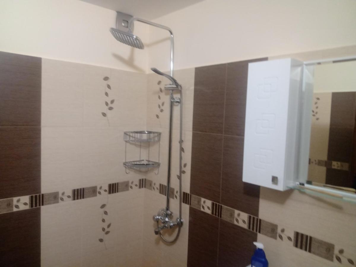 Кръчмъ При Байката Hotel Ribarița Exterior foto