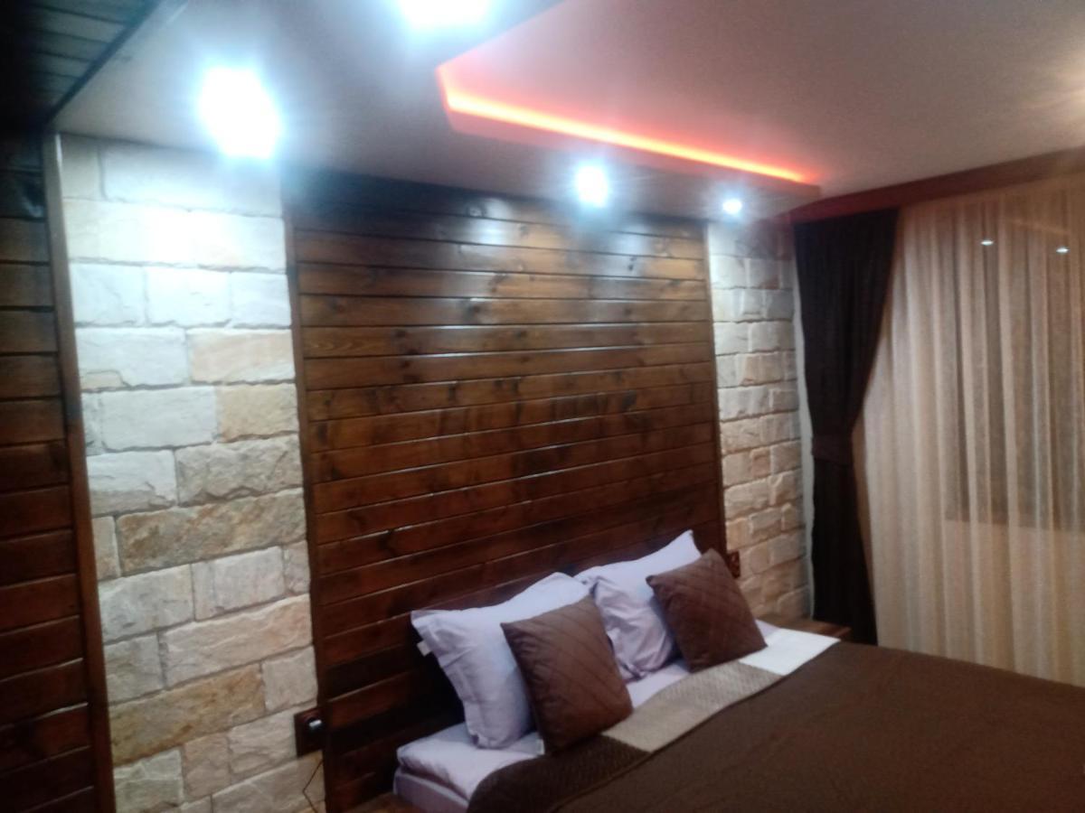 Кръчмъ При Байката Hotel Ribarița Exterior foto