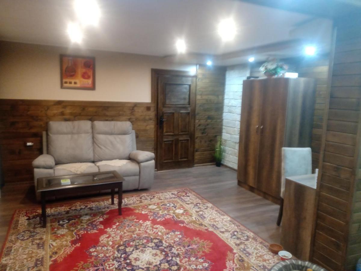 Кръчмъ При Байката Hotel Ribarița Exterior foto