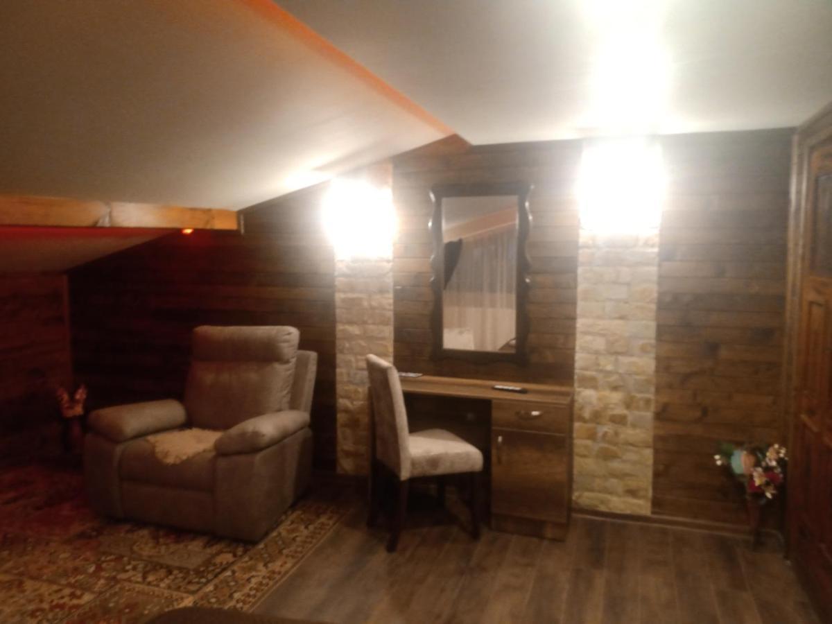 Кръчмъ При Байката Hotel Ribarița Exterior foto